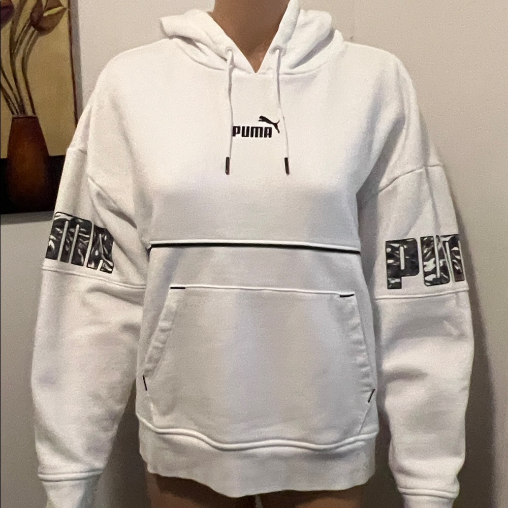 🐾NEW PUMA HOODIE🐾 - Picture 2 of 8